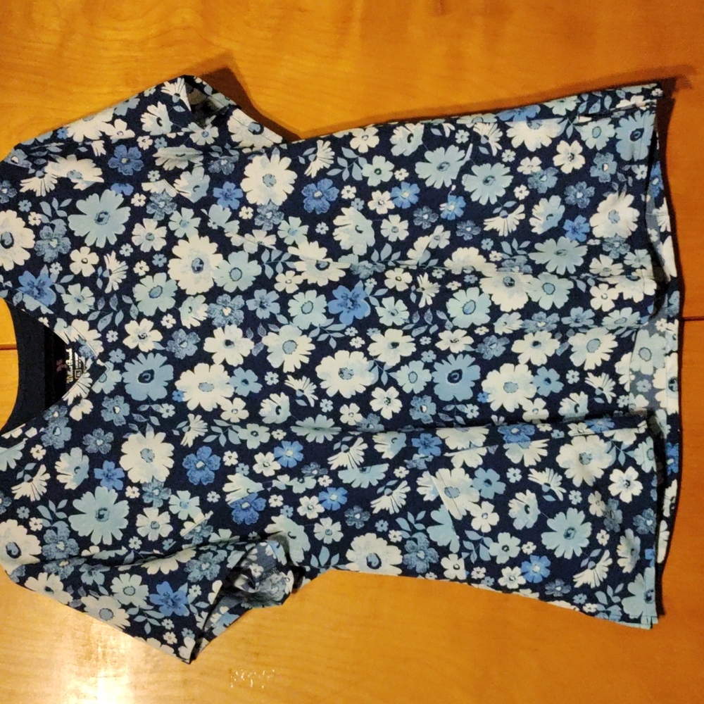 Scrub set
